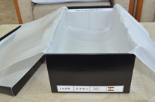 試し履きは室内で